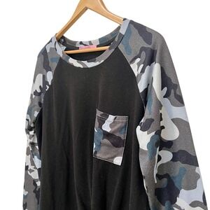 Pretty Chic Boutique Lightly Knotted Hem Black Camo Raglan Long Sleeve Top‎